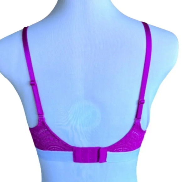 Victoria's Secret Magenta Lace Lightly Lined Wireless Bra, Size 34B‎ - Picture 3 of 10